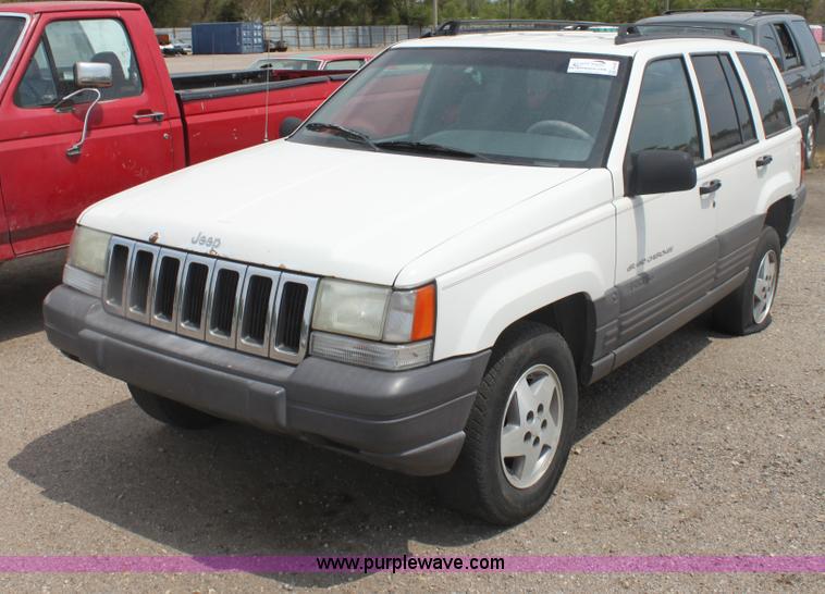 image for item G4590 1996 Jeep Grand Cherokee Laredo SUV