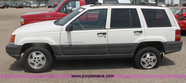 image for item G4590 1996 Jeep Grand Cherokee Laredo SUV