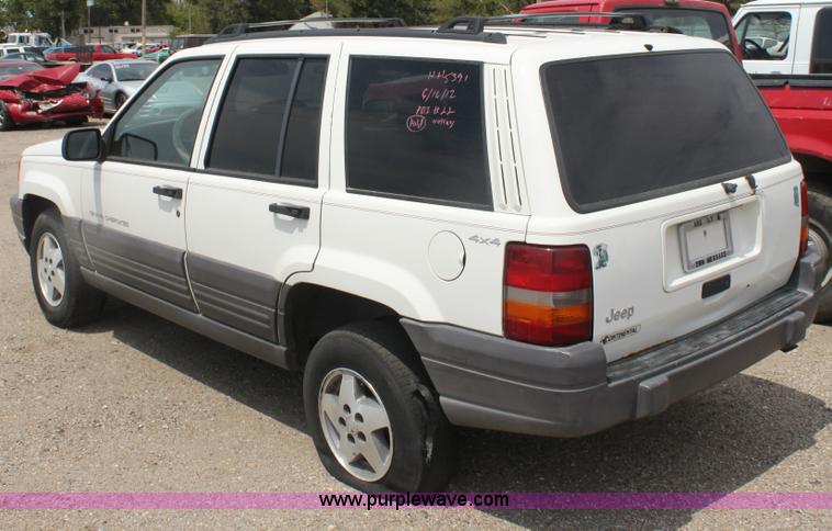 image for item G4590 1996 Jeep Grand Cherokee Laredo SUV