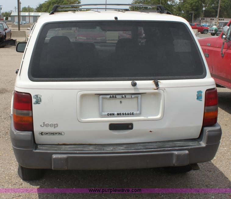image for item G4590 1996 Jeep Grand Cherokee Laredo SUV