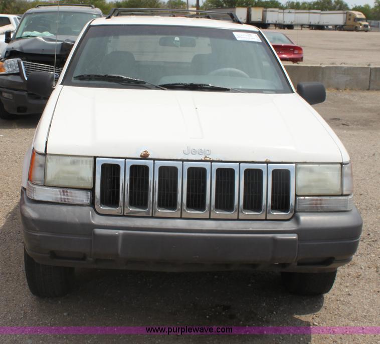 image for item G4590 1996 Jeep Grand Cherokee Laredo SUV