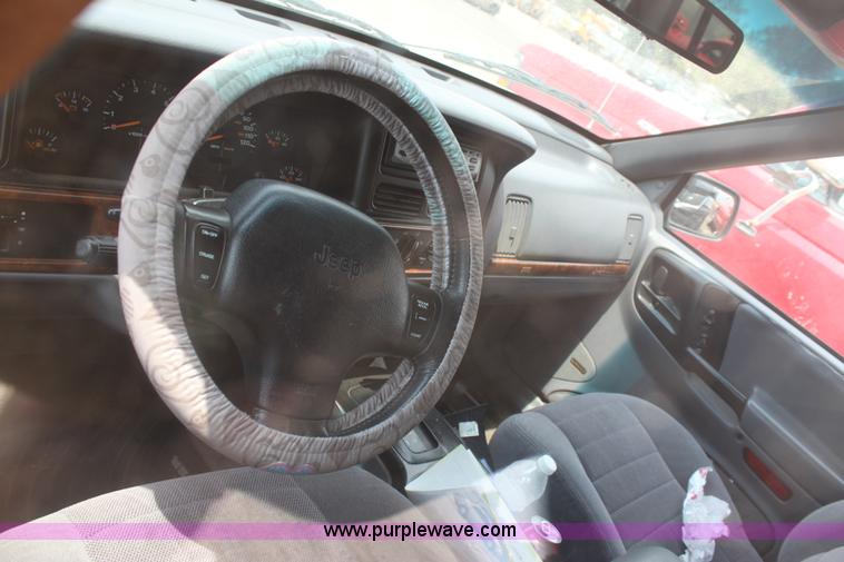 image for item G4590 1996 Jeep Grand Cherokee Laredo SUV