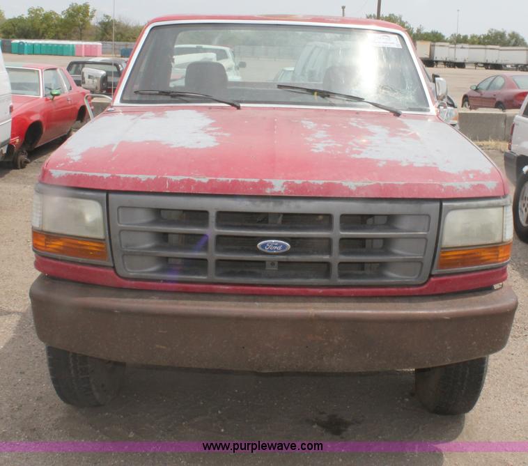 image for item G4591 1992 Ford F250 Custom pickup truck