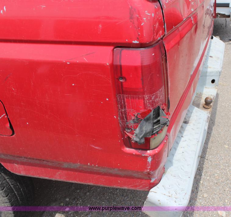 image for item G4591 1992 Ford F250 Custom pickup truck