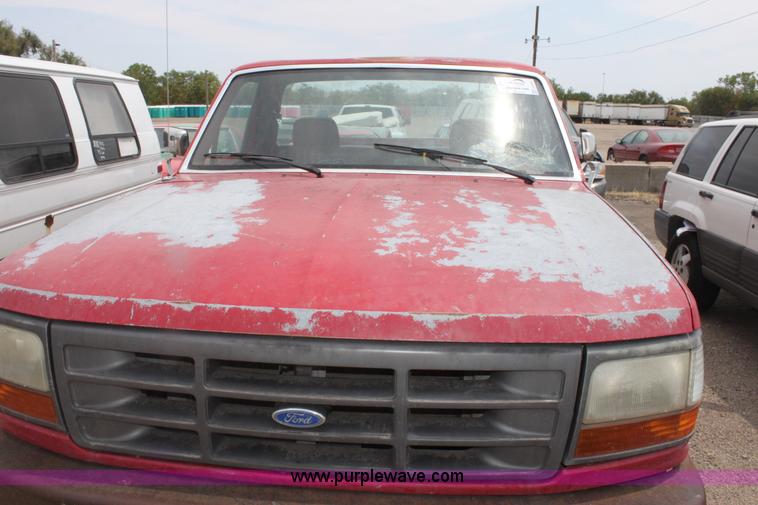 image for item G4591 1992 Ford F250 Custom pickup truck