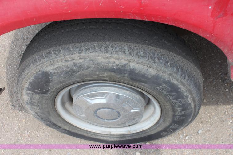 image for item G4591 1992 Ford F250 Custom pickup truck