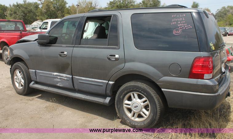 image for item G4593 2004 Ford Expedition XLT SUV