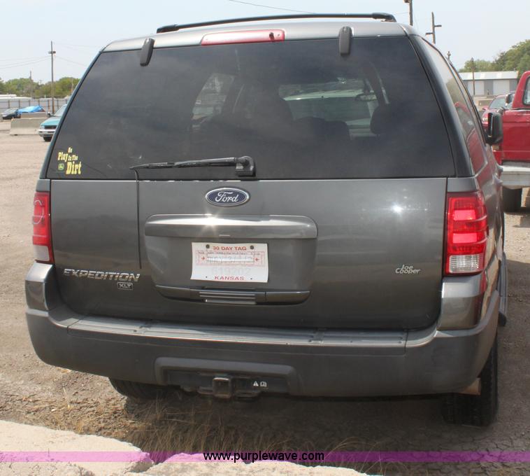 image for item G4593 2004 Ford Expedition XLT SUV