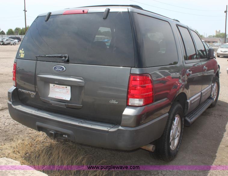 image for item G4593 2004 Ford Expedition XLT SUV