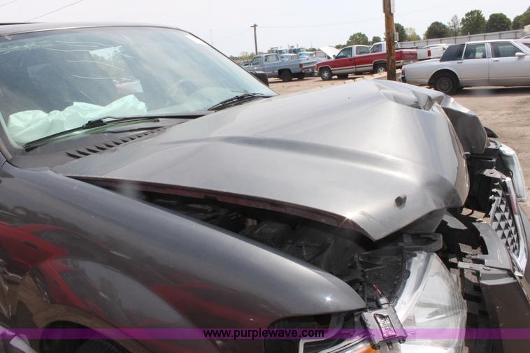 image for item G4593 2004 Ford Expedition XLT SUV