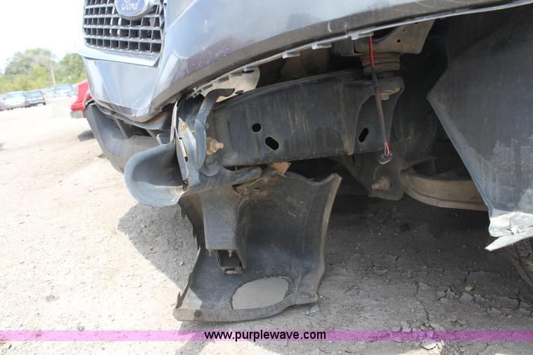 image for item G4593 2004 Ford Expedition XLT SUV