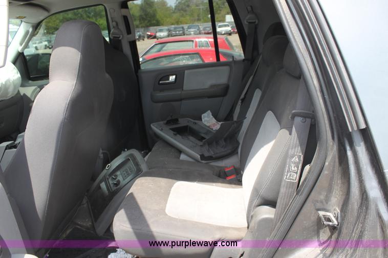 image for item G4593 2004 Ford Expedition XLT SUV