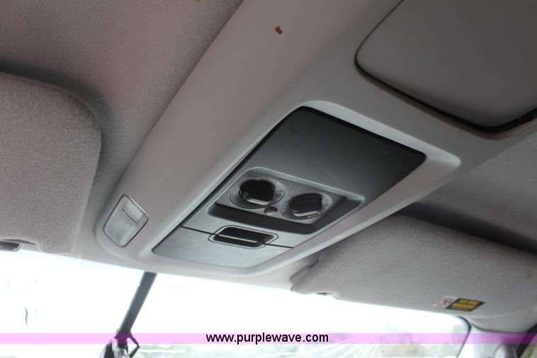 image for item G4593 2004 Ford Expedition XLT SUV