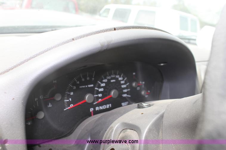 image for item G4593 2004 Ford Expedition XLT SUV