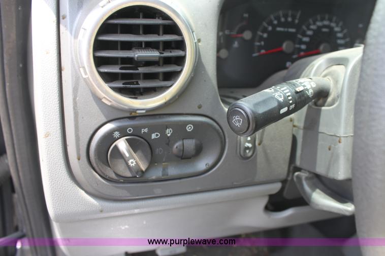image for item G4593 2004 Ford Expedition XLT SUV