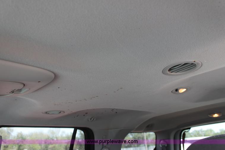 image for item G4593 2004 Ford Expedition XLT SUV