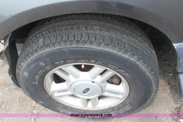 image for item G4593 2004 Ford Expedition XLT SUV