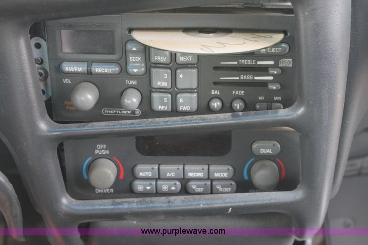 image for item G4598 1999 Pontiac Grand Prix GT