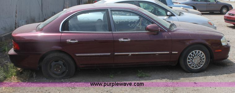 image for item G4599 2001 Kia Optima SE