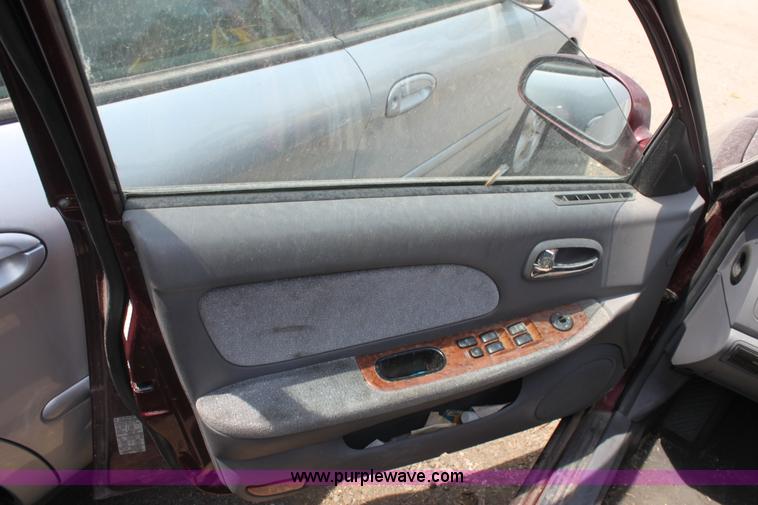 image for item G4599 2001 Kia Optima SE