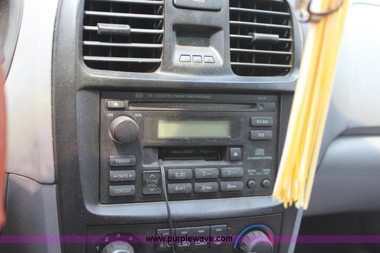 image for item G4599 2001 Kia Optima SE