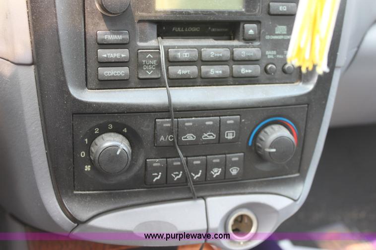 image for item G4599 2001 Kia Optima SE