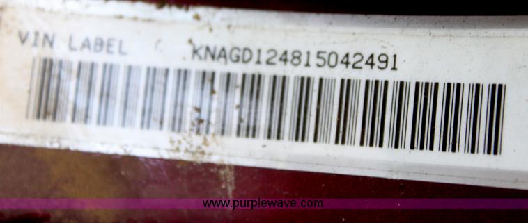 image for item G4599 2001 Kia Optima SE