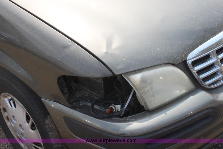 image for item G4600 1998 Chevrolet Venture mini van