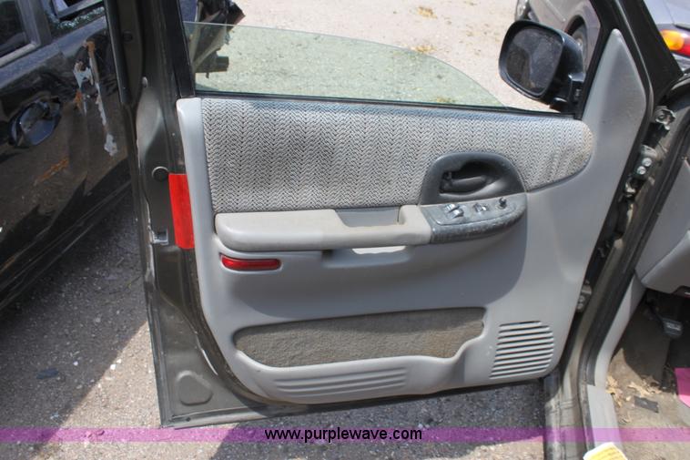 image for item G4600 1998 Chevrolet Venture mini van