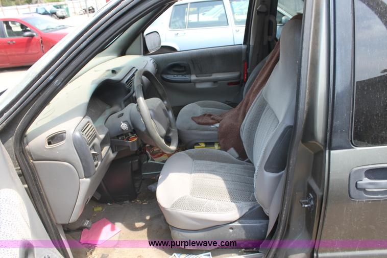 image for item G4600 1998 Chevrolet Venture mini van