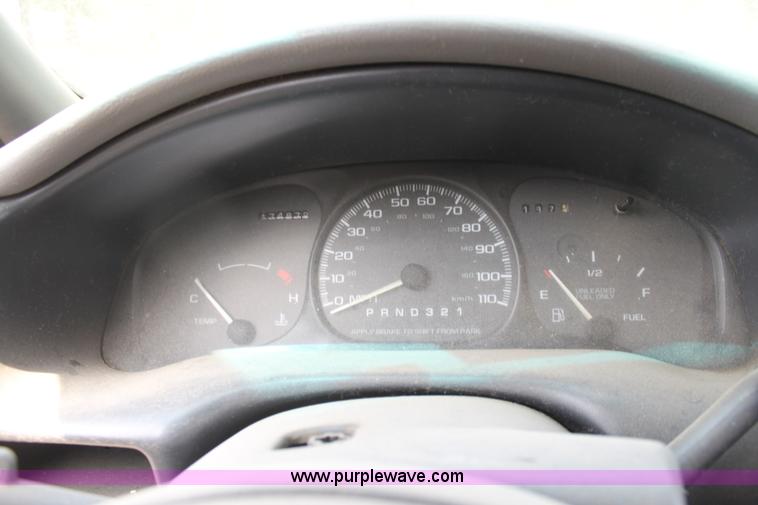 image for item G4600 1998 Chevrolet Venture mini van