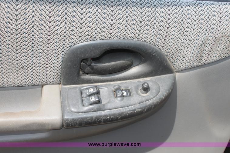 image for item G4600 1998 Chevrolet Venture mini van