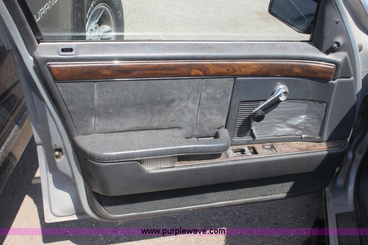 image for item G4601 1989 Dodge Dynasty