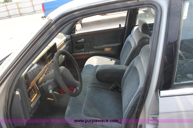 image for item G4601 1989 Dodge Dynasty