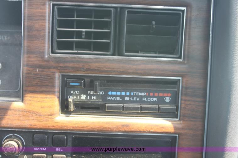 image for item G4601 1989 Dodge Dynasty