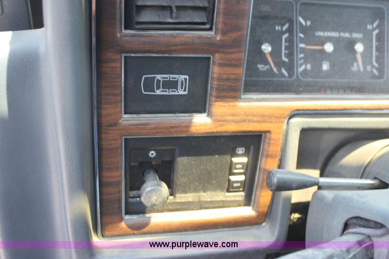 image for item G4601 1989 Dodge Dynasty