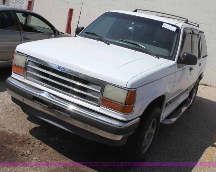 image for item G4603 1994 Ford Explorer XLT SUV