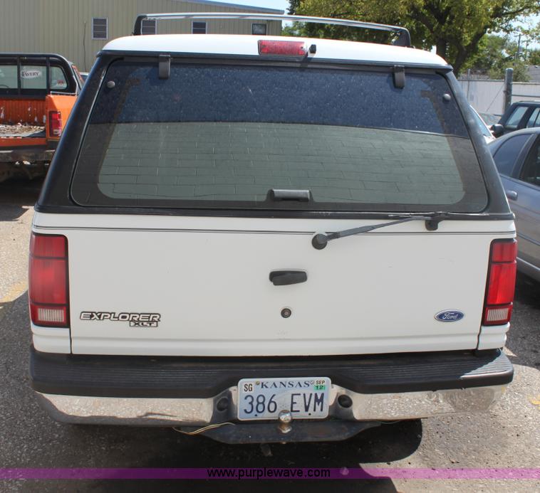 image for item G4603 1994 Ford Explorer XLT SUV