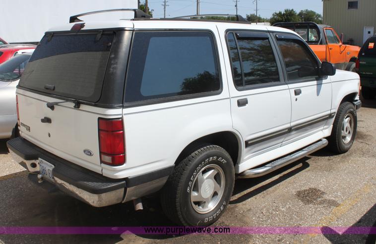 image for item G4603 1994 Ford Explorer XLT SUV