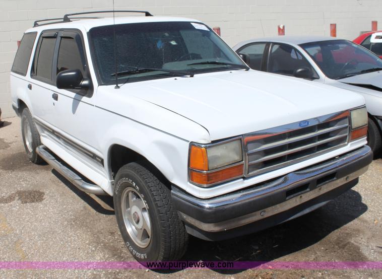 image for item G4603 1994 Ford Explorer XLT SUV
