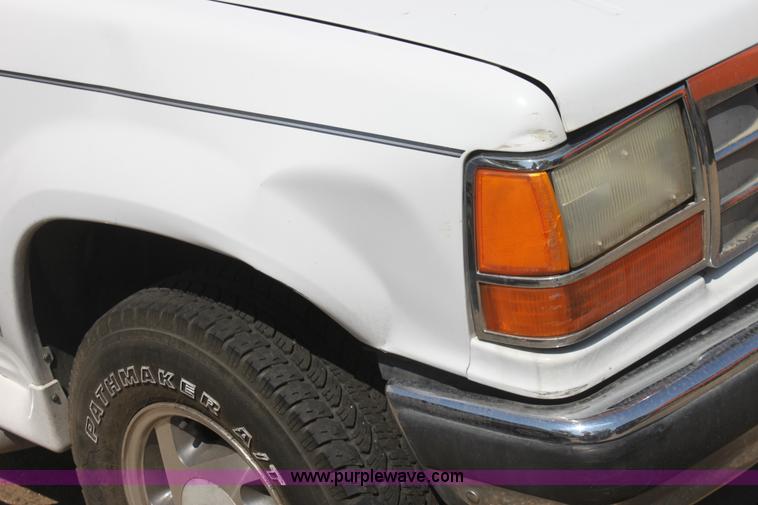 image for item G4603 1994 Ford Explorer XLT SUV