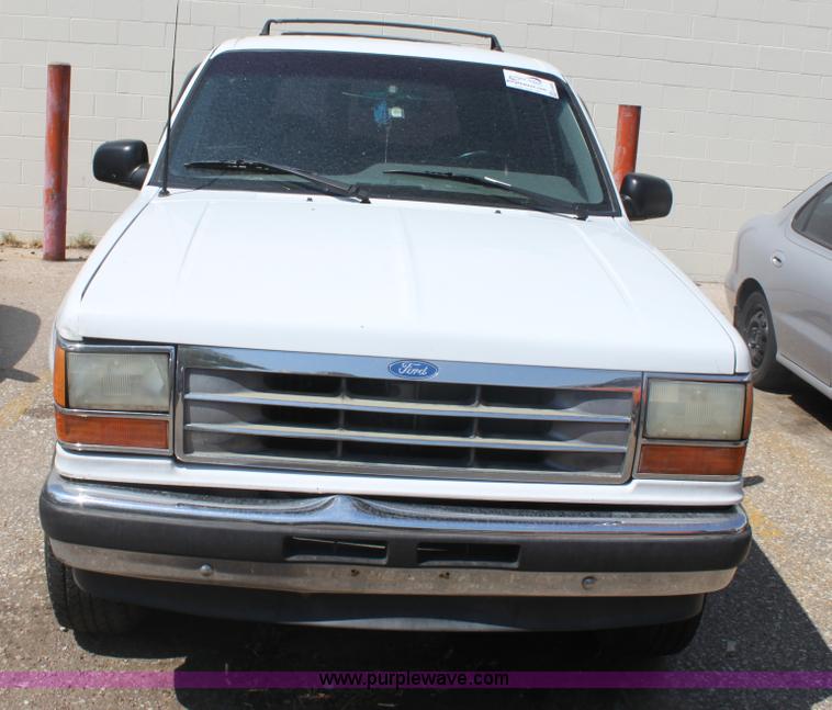 image for item G4603 1994 Ford Explorer XLT SUV