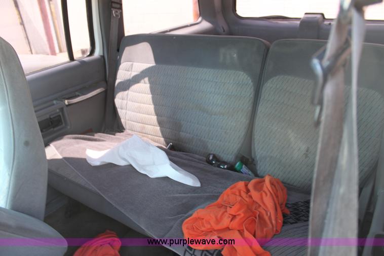 image for item G4603 1994 Ford Explorer XLT SUV