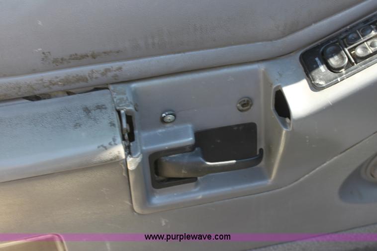 image for item G4603 1994 Ford Explorer XLT SUV