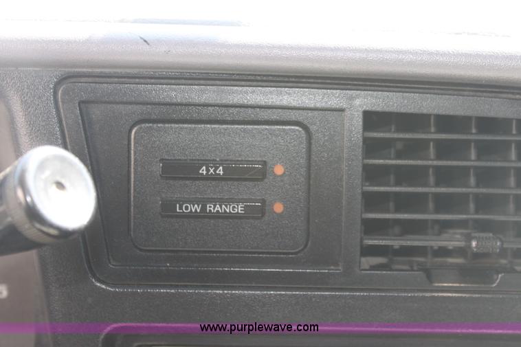 image for item G4603 1994 Ford Explorer XLT SUV