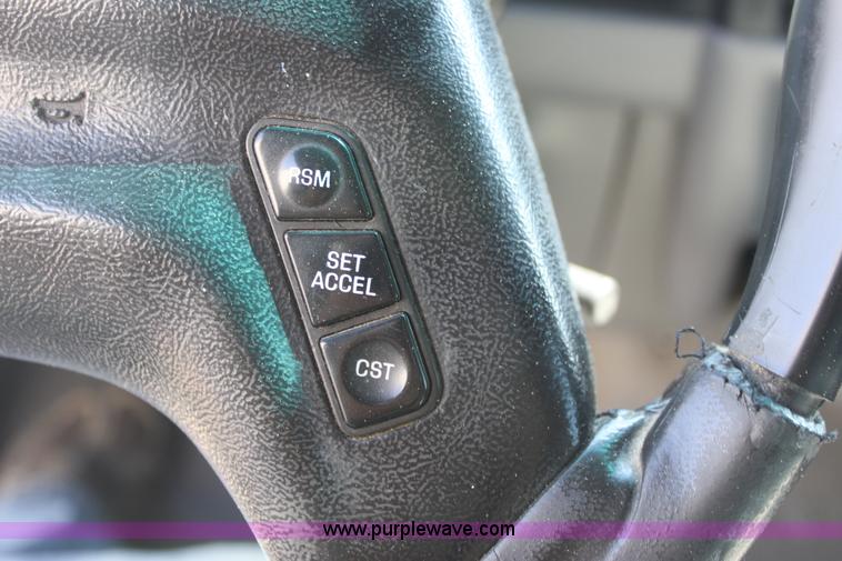 image for item G4603 1994 Ford Explorer XLT SUV
