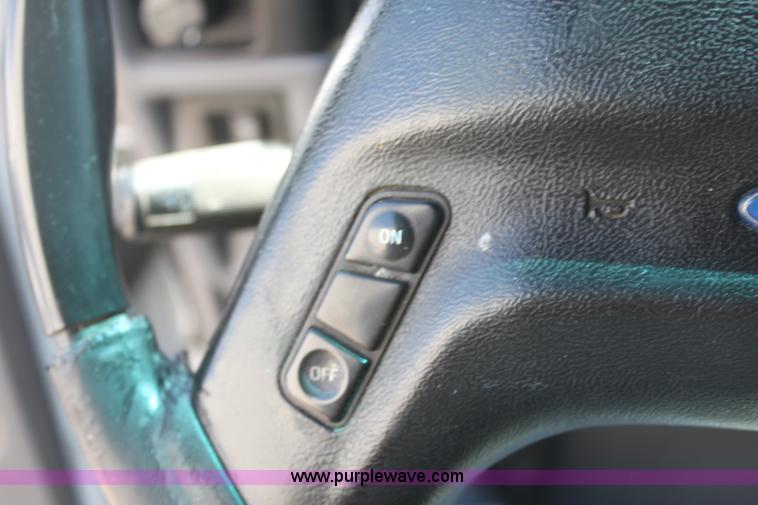 image for item G4603 1994 Ford Explorer XLT SUV