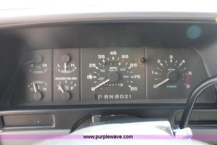 image for item G4603 1994 Ford Explorer XLT SUV