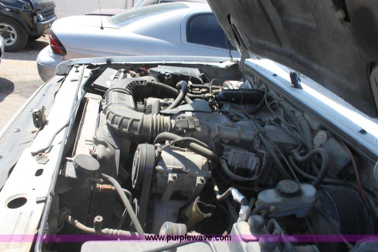 image for item G4603 1994 Ford Explorer XLT SUV