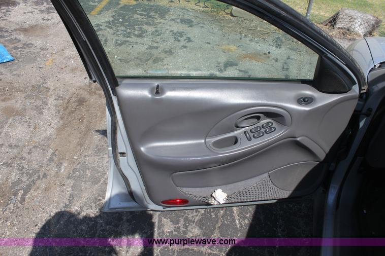 image for item G4604 1998 Ford Taurus LX